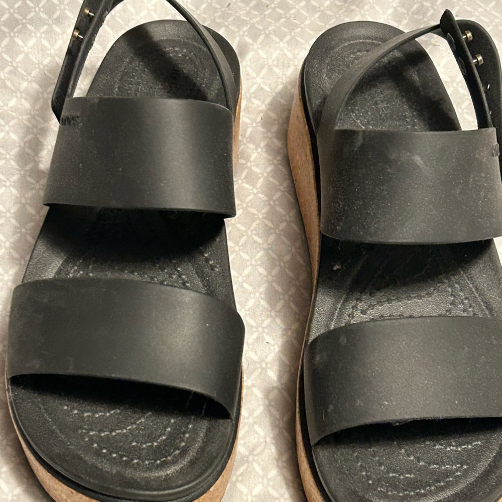 CROCS Brooklyn Cork Low Wedge - Picture 3 of 4
